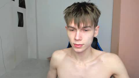 Snapshot of mr_makentoshi chatting on February 18, 2025, 6:59 am Makentoshi online show from February 18, 2025, 6:59 am