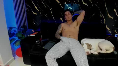mr_maximo online show from February 18, 2026, 5:03 am