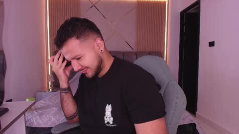 MIKEE online show from February 19, 2026, 3:02 am