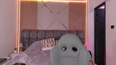 MIKEE online show from June 1, 2026, 3:08 am
