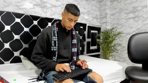 Mr Porn  online show from April 12, 2026, 12:59 am