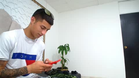 Mr Porn  online show from April 15, 2026, 7:58 pm