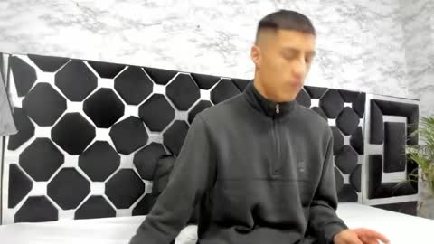 Mr Porn  online show from May 3, 2026, 3:23 am