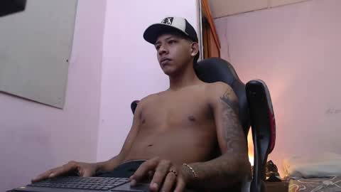 mr_stiven_ online show from January 12, 2025, 12:28 am