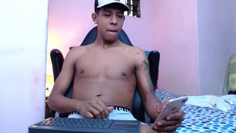mr_stiven_ online show from January 24, 2025, 6:03 am