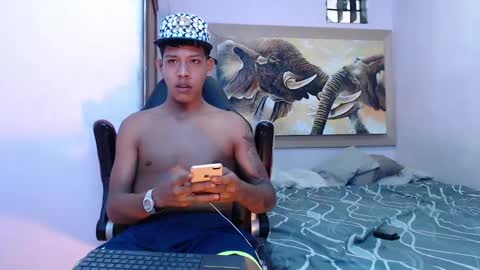 mr_stiven_ online show from March 6, 2025, 6:41 am