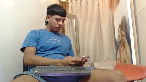 mr_stiven_ online show from November 4, 2025, 3:05 am