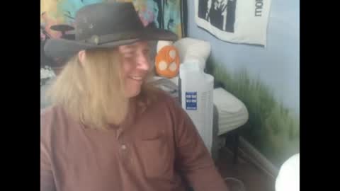 mr_strawberry online show from April 16, 2026, 5:25 pm