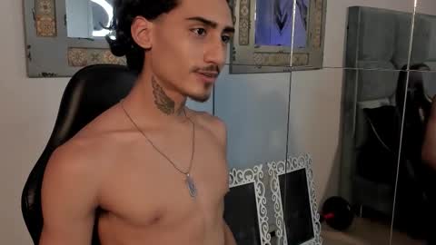 Snapshot of mr_strike chatting on October 27, 2025, 2:37 am MR online show from October 27, 2025, 2:37 am