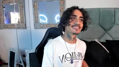 Snapshot of mr_strike chatting on October 28, 2025, 2:37 am MR online show from October 28, 2025, 2:37 am