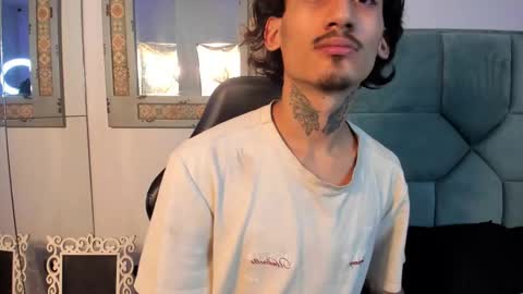 Snapshot of mr_strike chatting on October 30, 2025, 2:57 am MR online show from October 30, 2025, 2:57 am