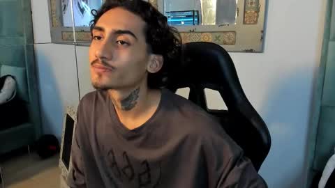 Snapshot of mr_strike chatting on November 2, 2025, 2:58 am MR online show from November 2, 2025, 2:58 am