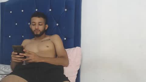 mr_wlopez013 online show from September 18, 2025, 10:34 pm