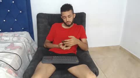 mr_wlopez013 online show from September 21, 2025, 12:01 am