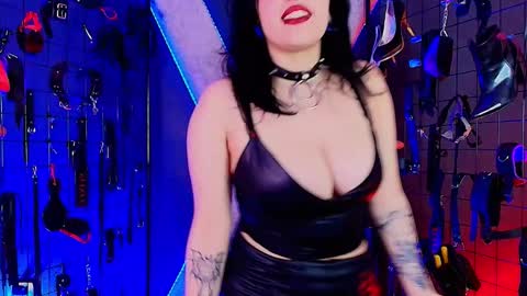Snapshot of mranii_queen_bdsm_ chatting on January 6, 2026, 3:43 am mranii_queen_bdsm_ online show from January 6, 2026, 3:43 am