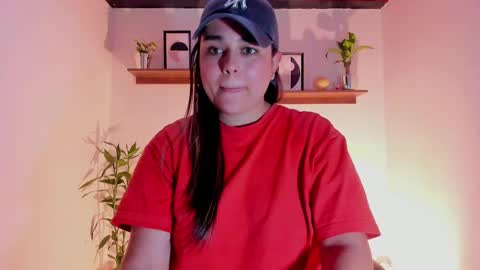 Snapshot of mrbuu_ chatting on January 21, 2025, 5:38 am Laura online show from January 21, 2025, 5:38 am
