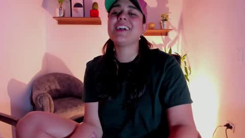 Snapshot of mrbuu_ chatting on February 17, 2025, 5:36 am Laura online show from February 17, 2025, 5:36 am