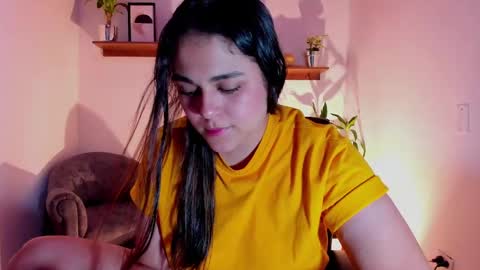 Snapshot of mrbuu_ chatting on February 18, 2025, 8:16 am Laura online show from February 18, 2025, 8:16 am