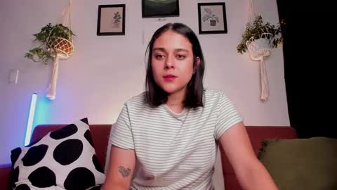 Laura online show from October 21, 2025, 3:40 am