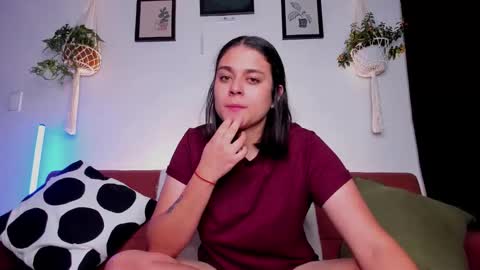 Laura online show from October 22, 2025, 2:45 am