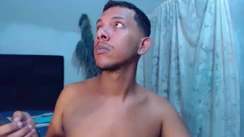 Snapshot of mrchrisdaniel chatting on April 21, 2026, 1:39 pm Christtofer online show from April 21, 2026, 1:39 pm