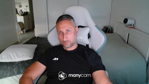 Snapshot of mrdr000 chatting on June 8, 2026, 6:19 pm mrdr000 online show from June 8, 2026, 6:19 pm