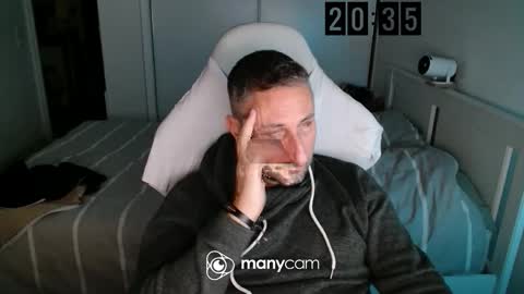 mrdr0o0o online show from November 21, 2025, 7:34 pm