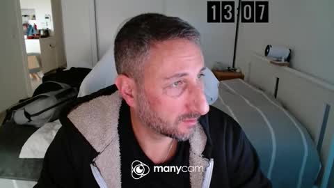 mrdr0o0o online show from November 26, 2025, 12:06 pm