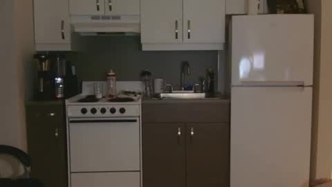 IwantU2WatchME online show from April 10, 2026, 12:54 pm