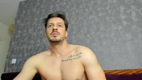 Snapshot of mrfitu chatting on April 20, 2026, 8:43 pm David online show from April 20, 2026, 8:43 pm