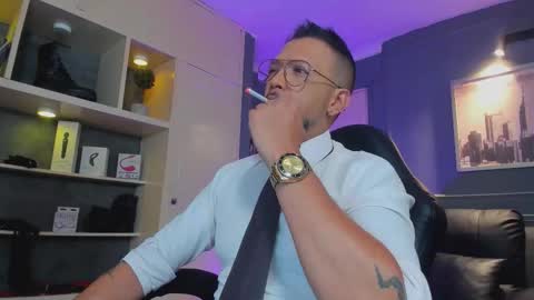 MrFrank. online show from November 25, 2025, 11:54 am