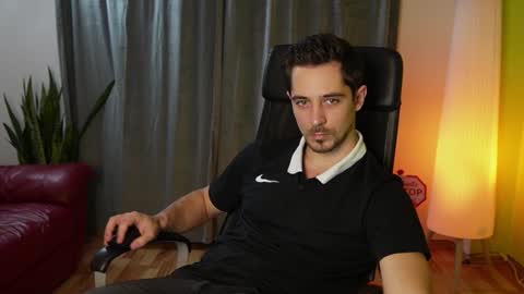 juan luis online show from December 25, 2024, 6:09 pm