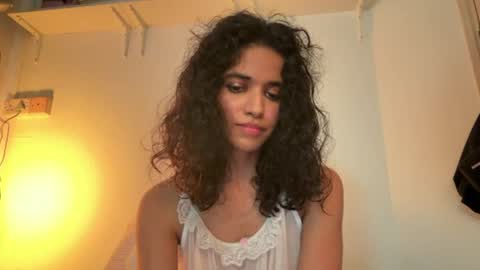 mriea_ online show from June 13, 2026, 4:32 am