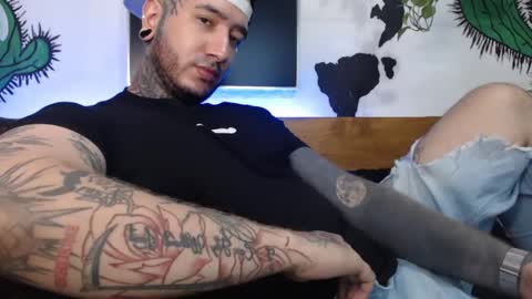 mrmanny__ online show from February 1, 2025, 12:18 am