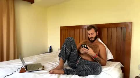 Max online show from March 26, 2026, 5:35 am