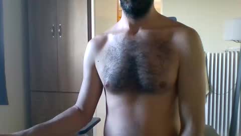 Snapshot of mrralph__90 chatting on June 3, 2026, 4:23 pm Mrralph online show from June 3, 2026, 4:23 pm