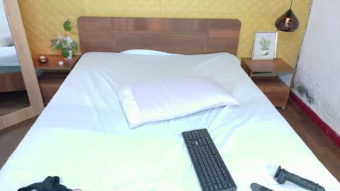 mrs_buttocks online show from January 8, 2025, 5:26 pm