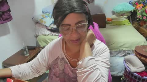 mrs_mommy online show from April 6, 2026, 4:46 am