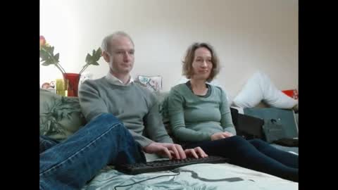 Snapshot of mrs_velvet_vixen_and_mr_stud chatting on December 18, 2024, 8:42 am Mrs Velvet Vixen online show from December 18, 2024, 8:42 am