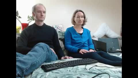 Snapshot of mrs_velvet_vixen_and_mr_stud chatting on January 10, 2025, 8:51 am Mrs Velvet Vixen online show from January 10, 2025, 8:51 am