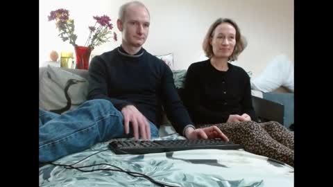 Snapshot of mrs_velvet_vixen_and_mr_stud chatting on January 22, 2025, 11:45 am Mrs Velvet Vixen online show from January 22, 2025, 11:45 am