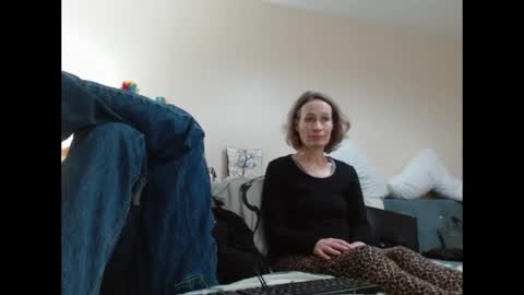 Snapshot of mrs_velvet_vixen_and_mr_stud chatting on February 21, 2025, 11:55 am Mrs Velvet Vixen online show from February 21, 2025, 11:55 am