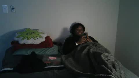Snapshot of mrsblacknmrwhite chatting on January 19, 2025, 5:48 am mrsblacknmrwhite online show from January 19, 2025, 5:48 am