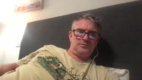 Mr Sensible online show from February 4, 2026, 1:55 am