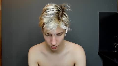 Snapshot of mrsexycum4u chatting on December 31, 2024, 4:49 am Adam online show from December 31, 2024, 4:49 am