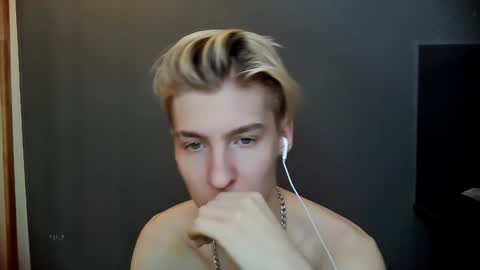 Snapshot of mrsexycum4u chatting on January 6, 2025, 8:14 am Adam online show from January 6, 2025, 8:14 am