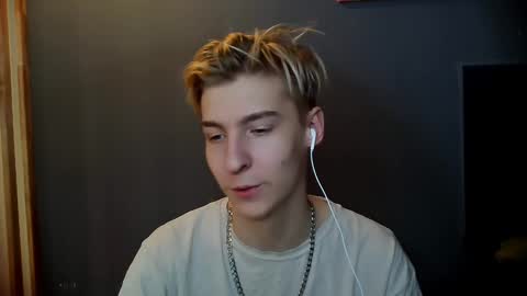 Snapshot of mrsexycum4u chatting on January 9, 2025, 4:28 pm Adam online show from January 9, 2025, 4:28 pm