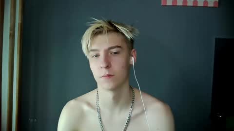 Snapshot of mrsexycum4u chatting on January 10, 2025, 9:02 am Adam online show from January 10, 2025, 9:02 am