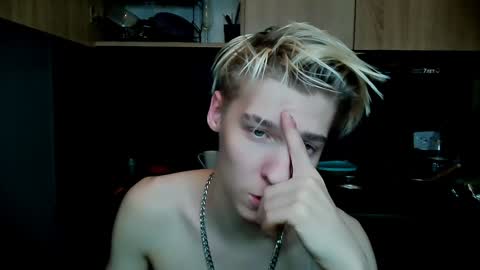 Snapshot of mrsexycum4u chatting on January 17, 2025, 4:17 am Adam online show from January 17, 2025, 4:17 am