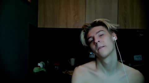Snapshot of mrsexycum4u chatting on January 28, 2025, 1:08 am Adam online show from January 28, 2025, 1:08 am